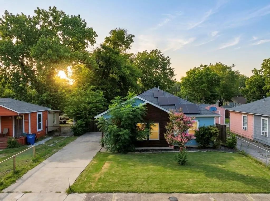 2655 Jennings Avenue, Dallas