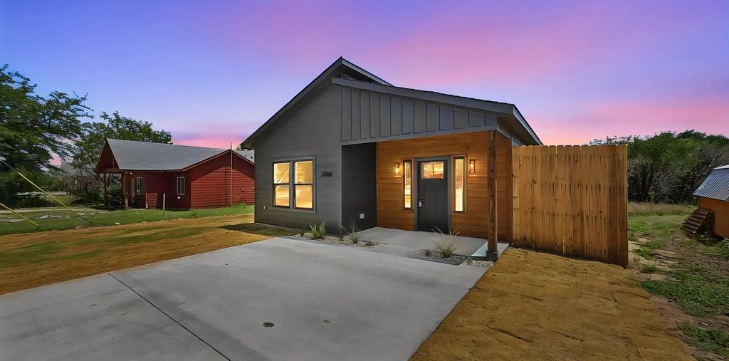2506 Hercules Court, Granbury