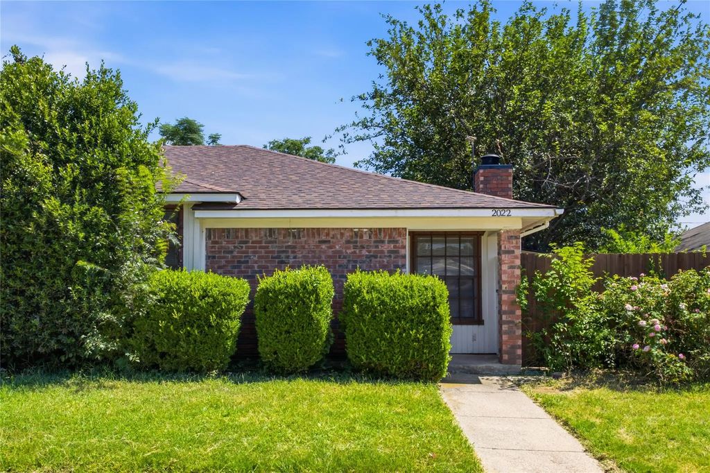 2022 Minnie Drive, Arlington