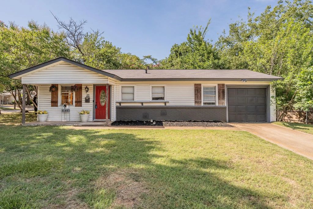 1904 Friar Tuck Drive, Arlington