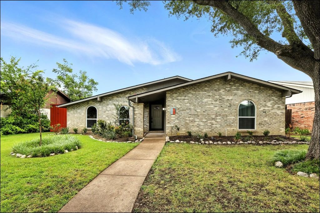 1824 Castille Drive, Carrollton