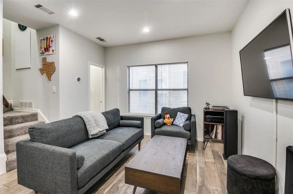 2728 Reagan Street 202, Dallas
