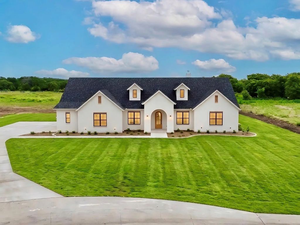 5028 Frost Creek, Aledo