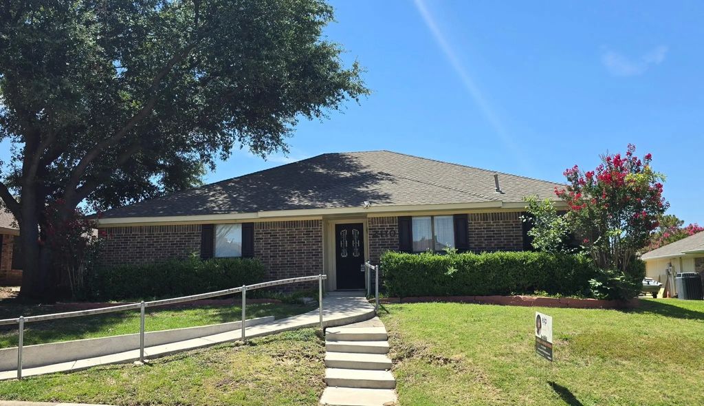 2110 Teton, Carrollton