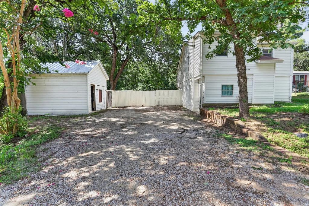 7239 Alcove Street, Azle