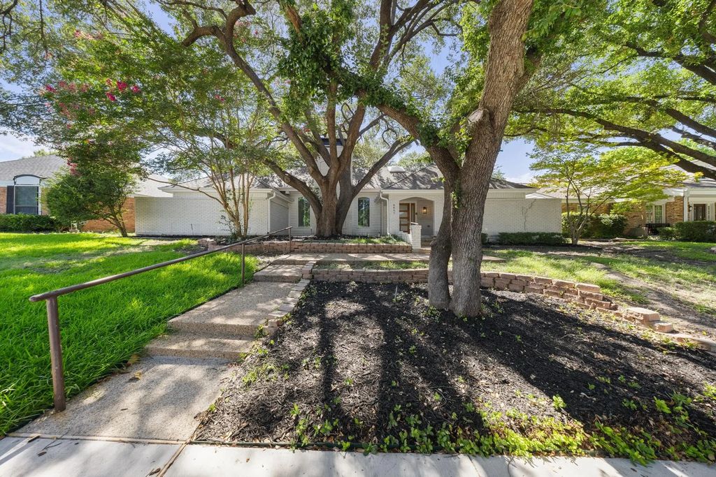 8857 Flint Falls Drive, Dallas