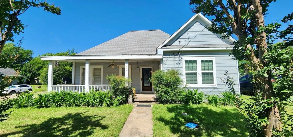 108 S Bonham Street, Mexia