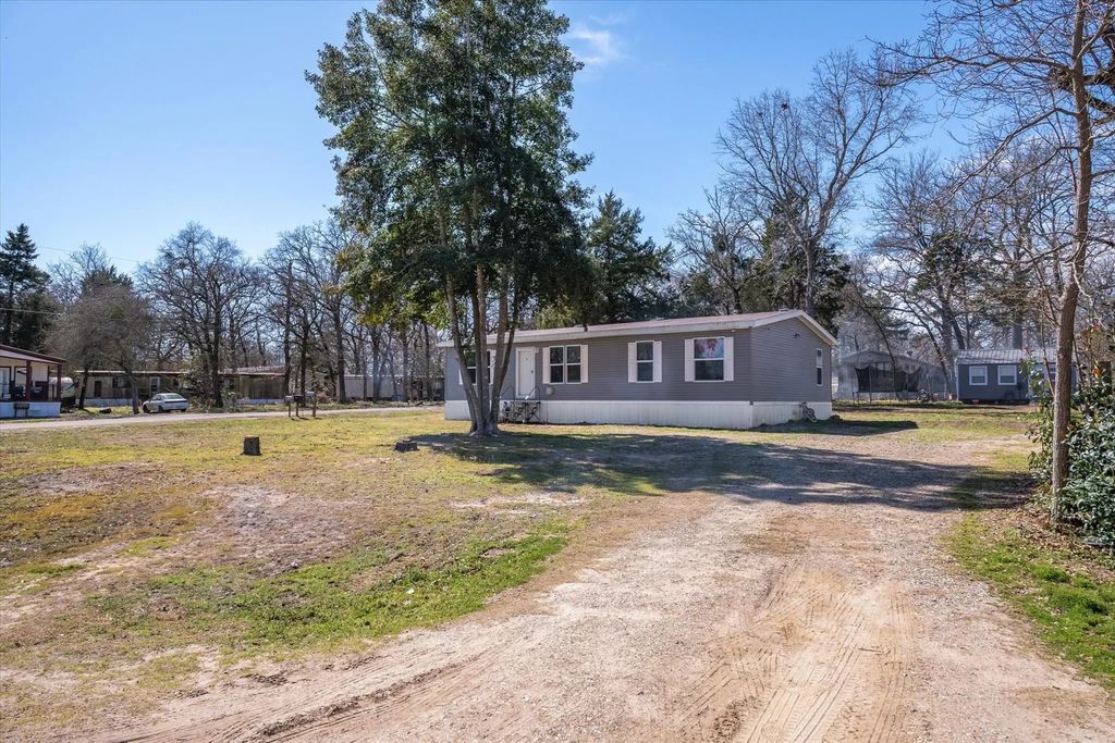 129 E Elm Drive, Murchison