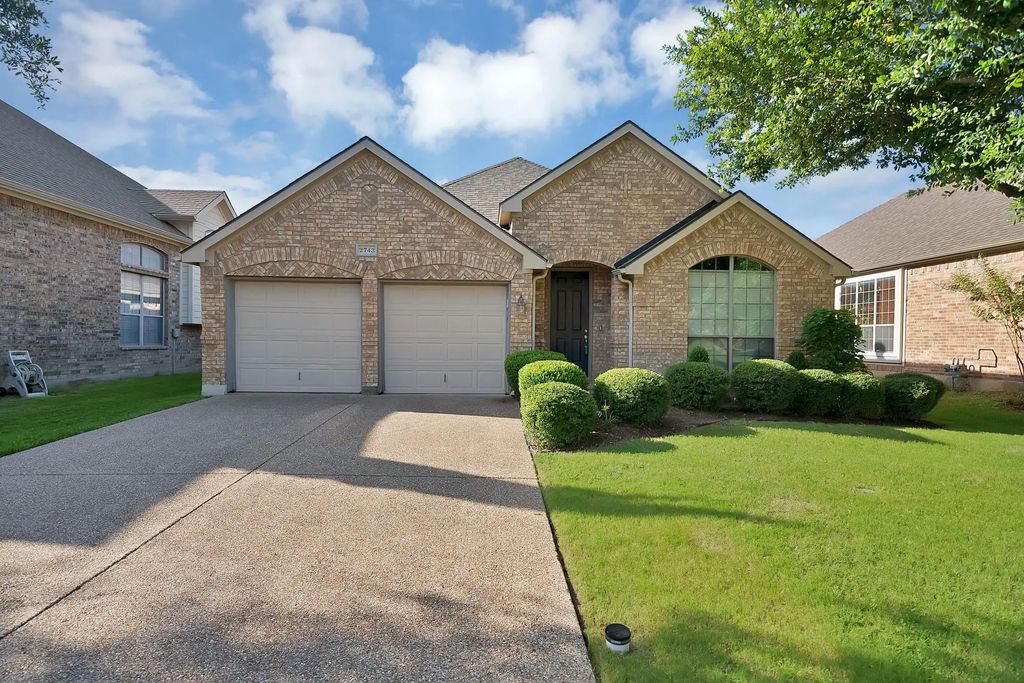 2743 Waterway Drive, Grand Prairie