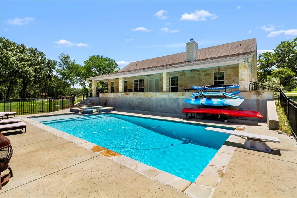 151 Tall Oaks, Streetman