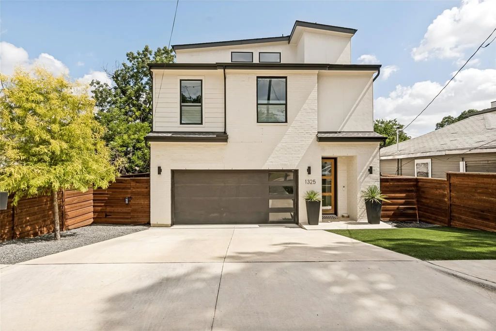 1325 Compton Street, Dallas