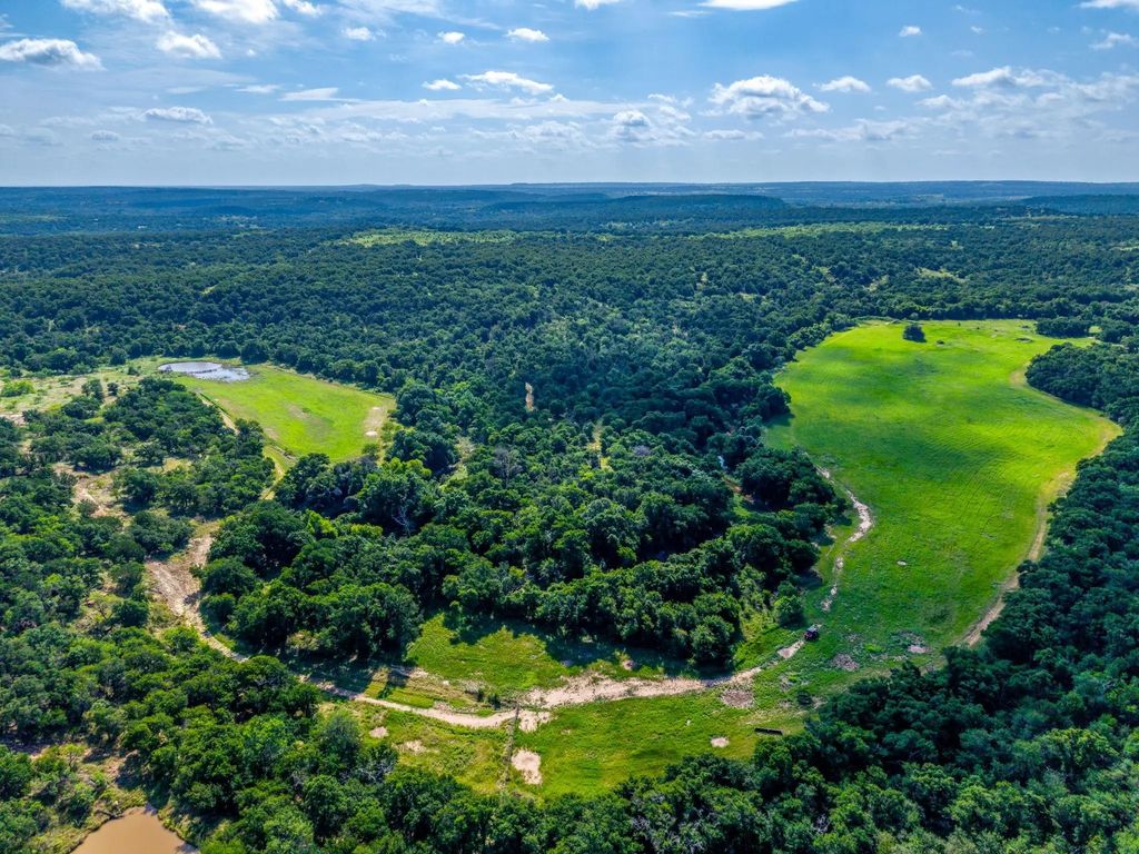10413 County Road 136, Gordon
