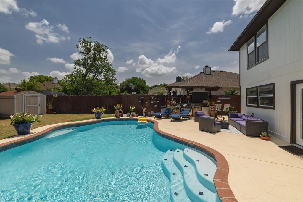 5916 Wisdom Creek Drive, Dallas