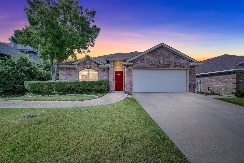 808 Silverbrook Drive, Saginaw