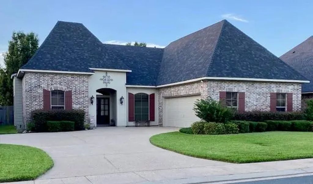 509 Falling Water Circle, Bossier City