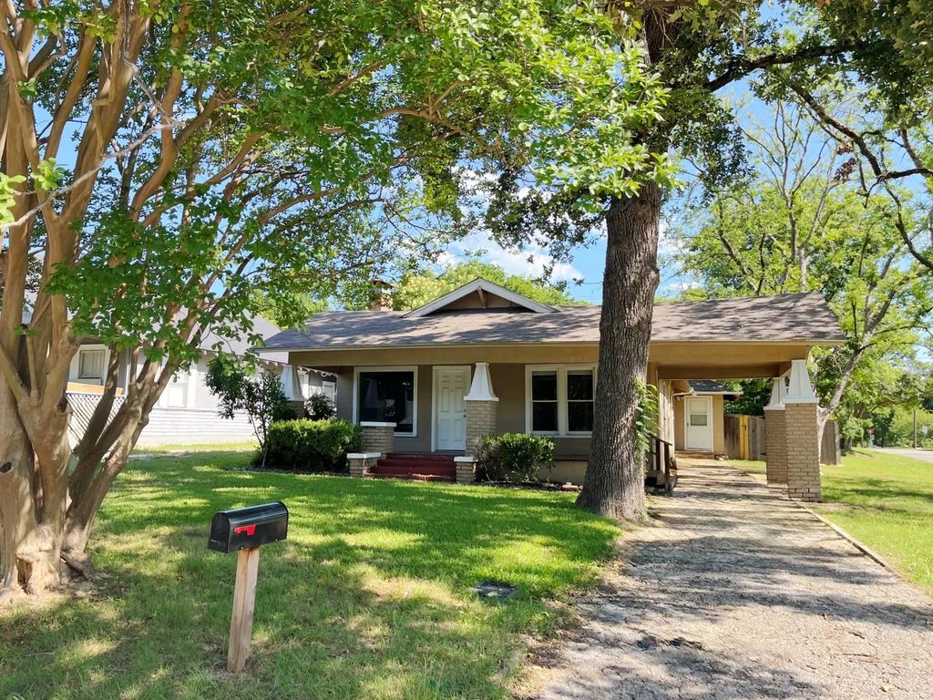 1601 W Bond Street, Denison
