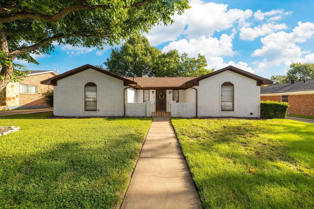 8348 Hillside Drive, Frisco