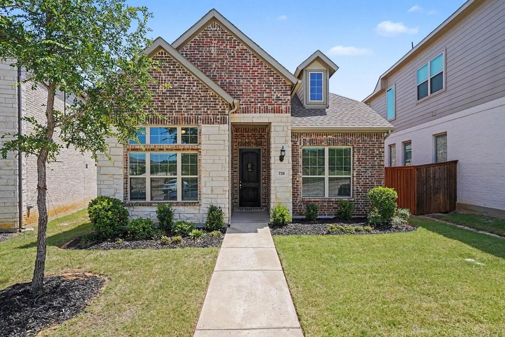 726 Village Green Drive, Argyle