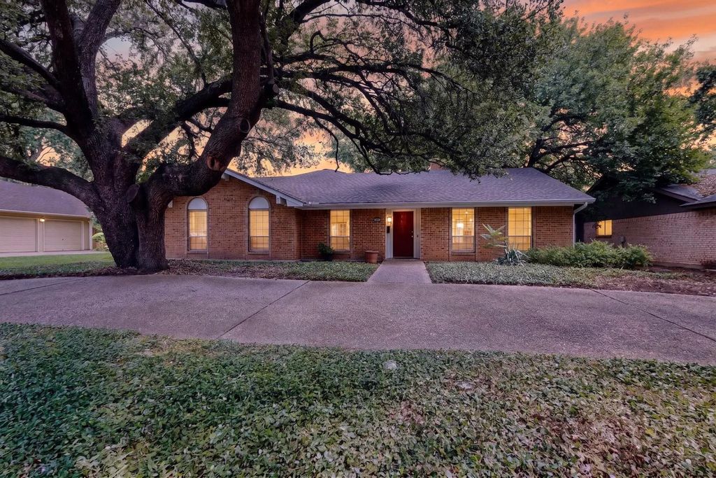 2306 Lawnmeadow Drive, Richardson