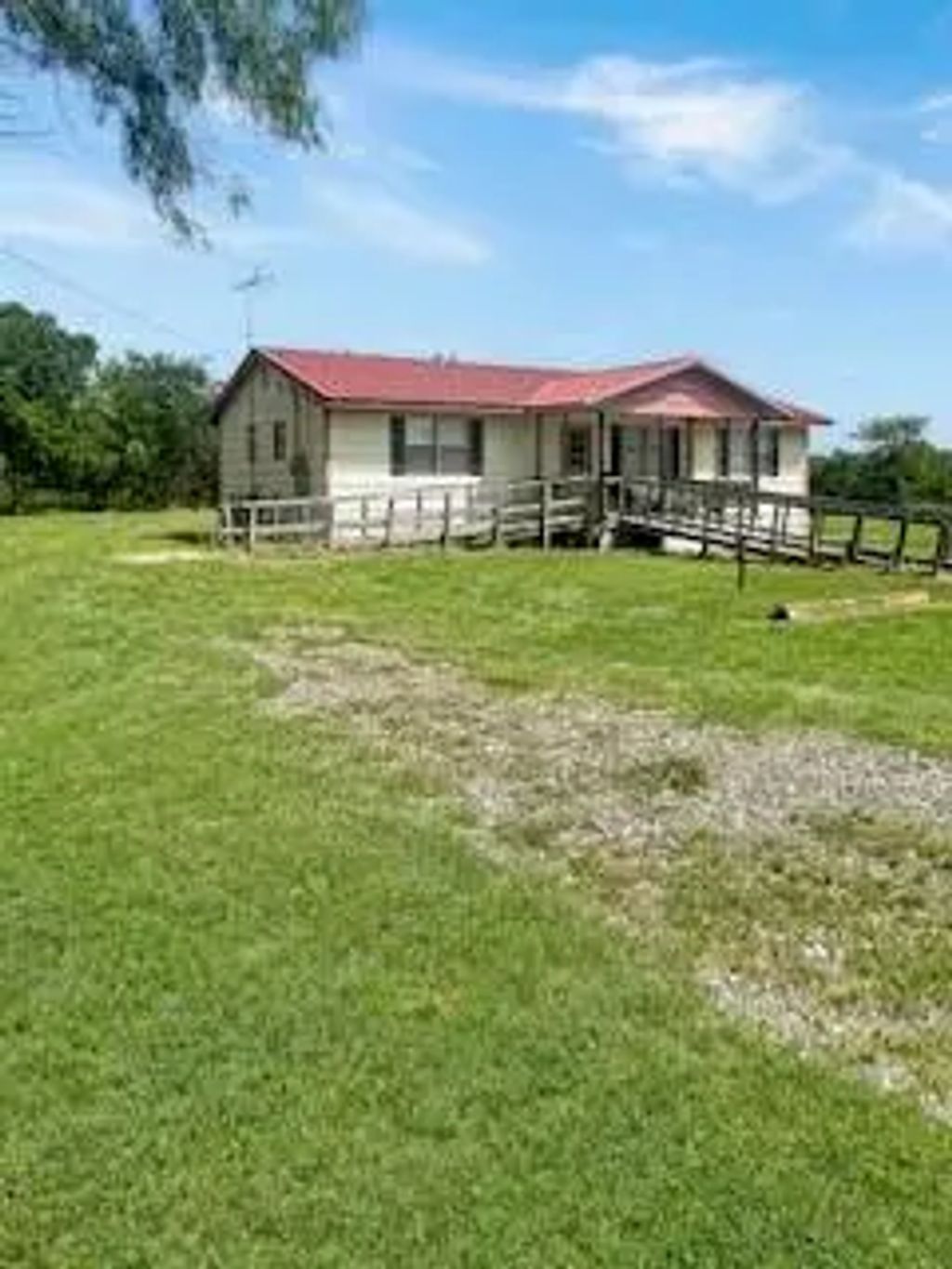 2443 Fm 308, Malone