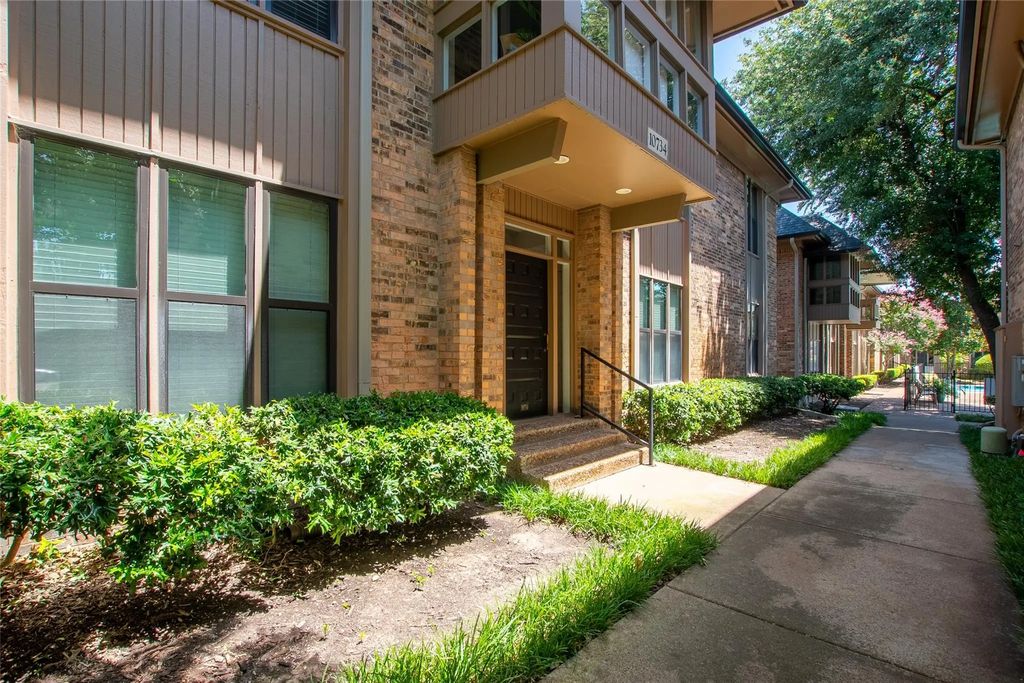 10734 Park Village Place A, Dallas