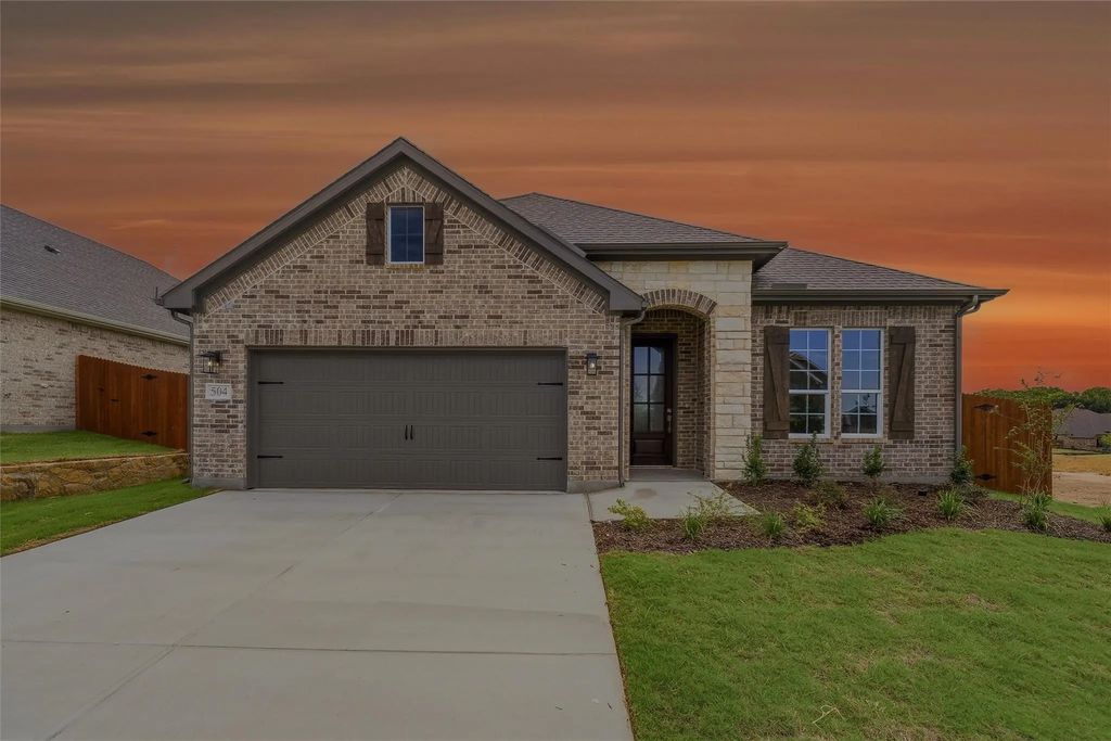 504 Vista Ridge Drive, Weatherford