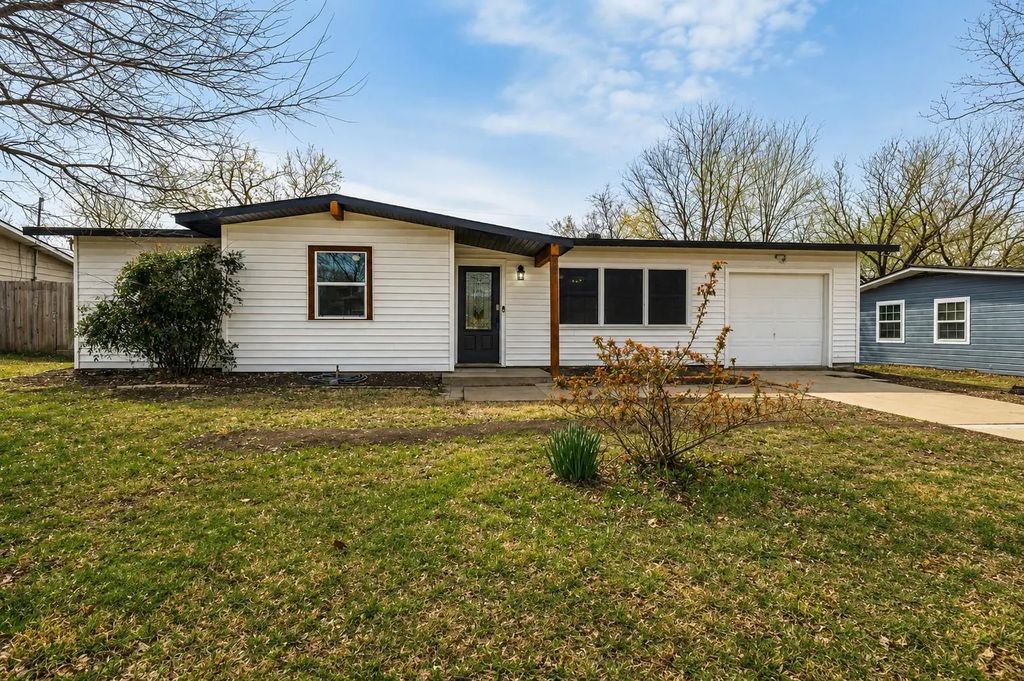 800 E Tucker Boulevard, Arlington