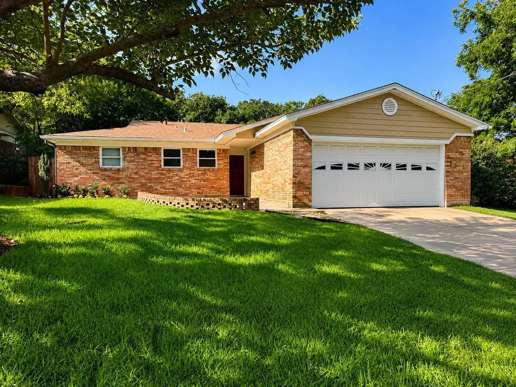 704 Chisholm Trail, Denton