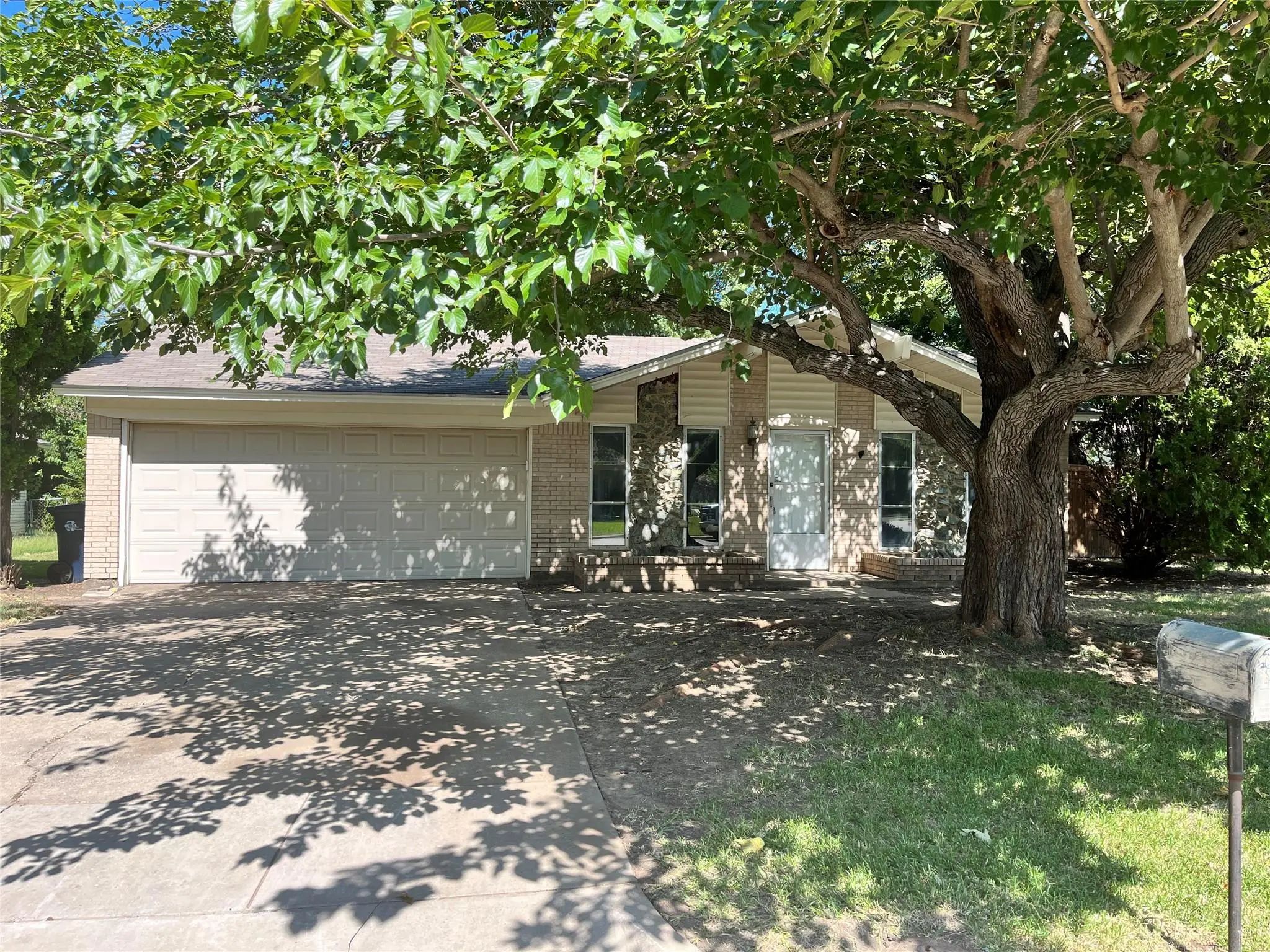 Photo of Listing #21319093