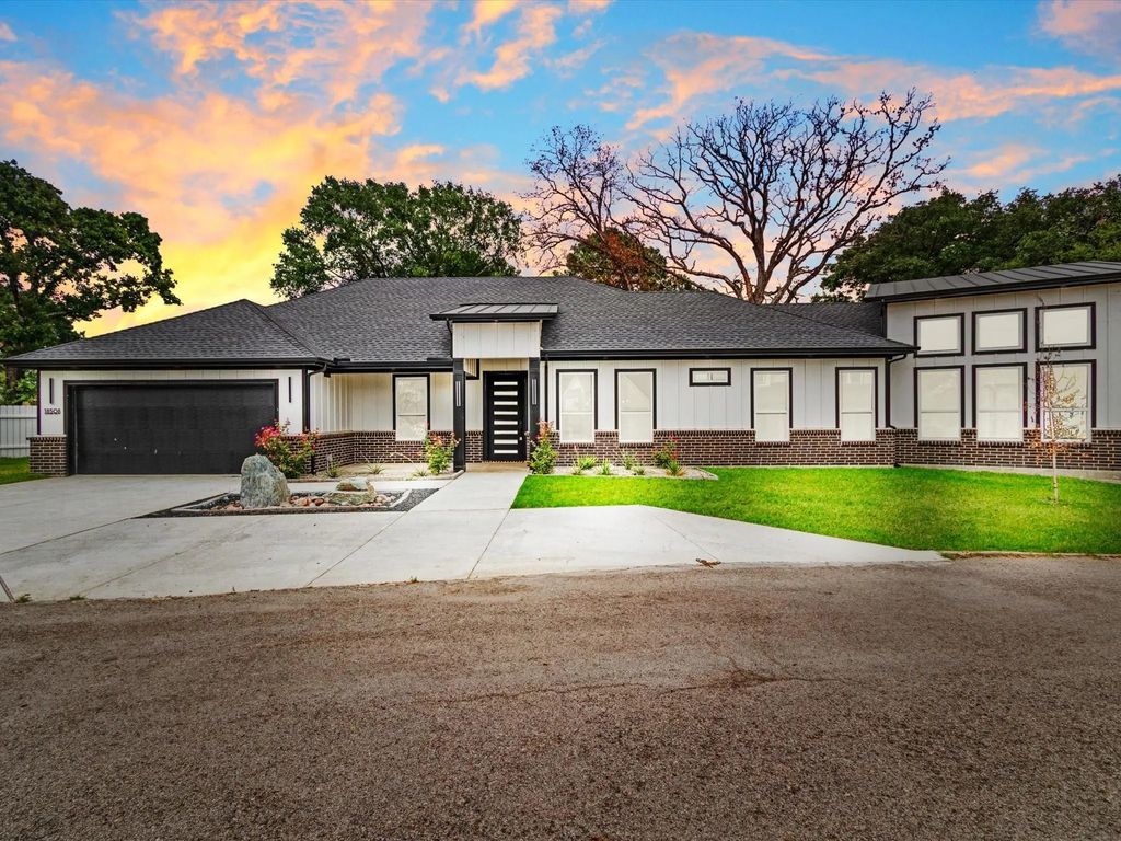 18508 Hickory Circle, Kemp
