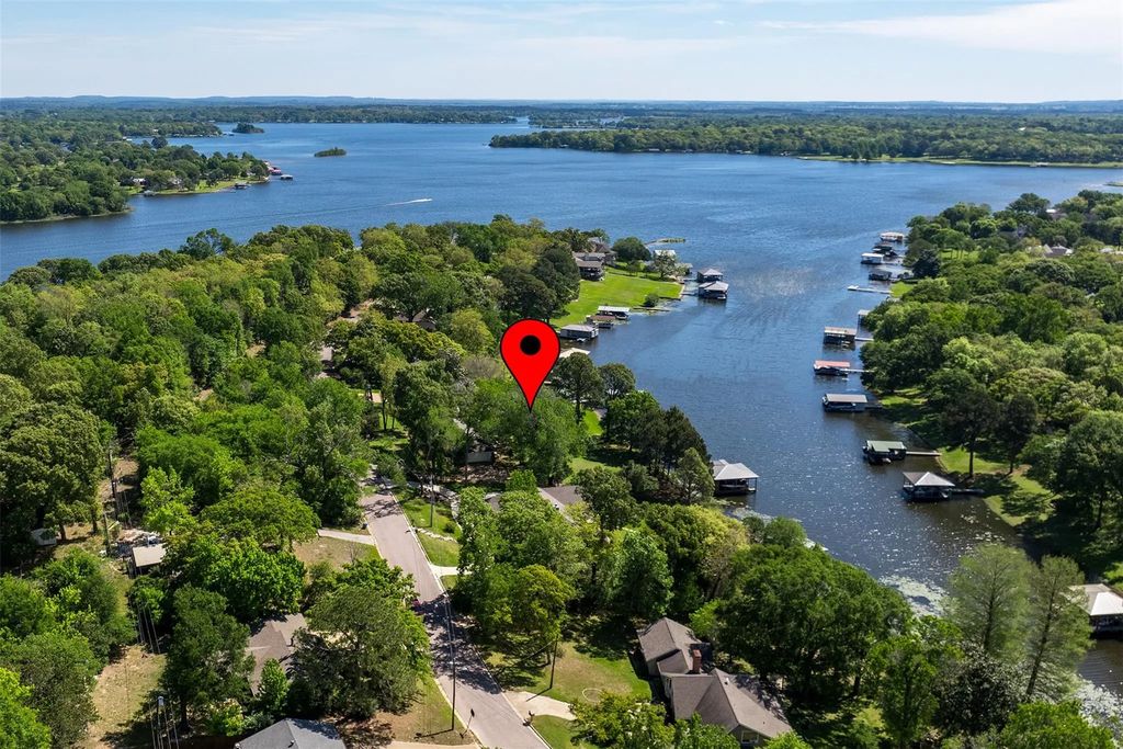 5486 Bayshore Drive, Athens