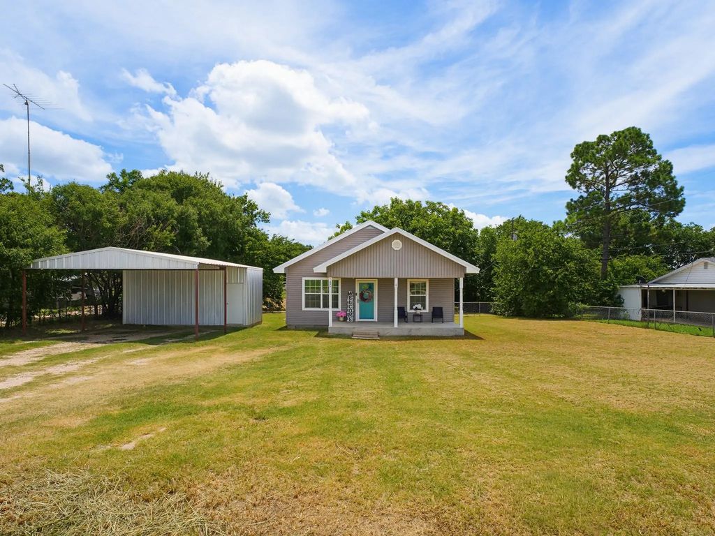 180 Trail Drive, Bowie