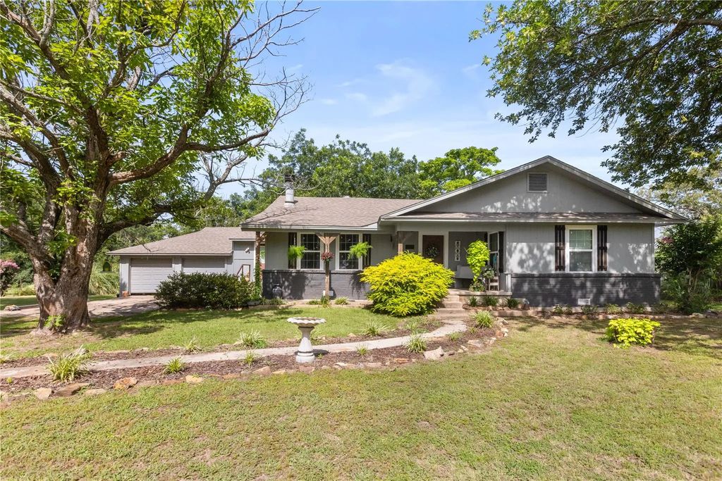 2461 County Road 44800, Blossom