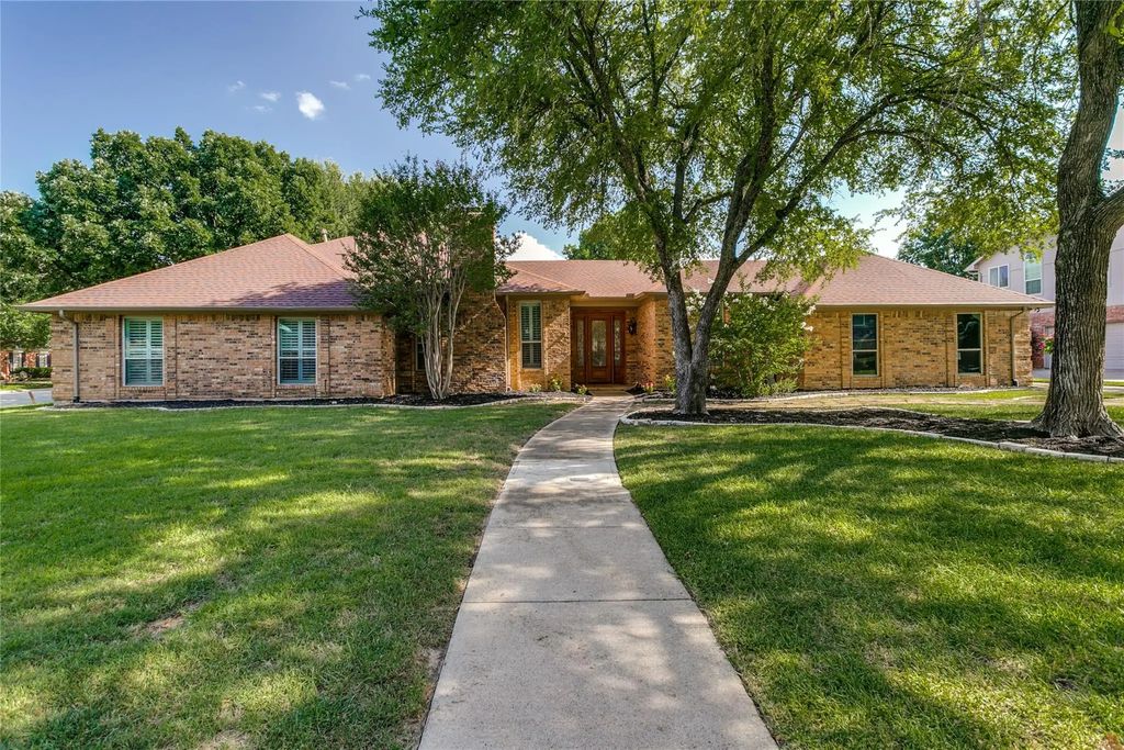 2 Rolling Hills Circle, Denton