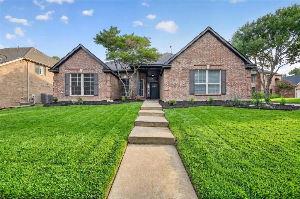 7915 Rogue River Trail, Fort Worth
