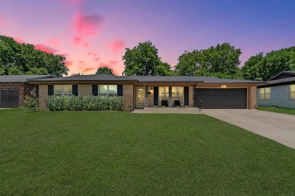 853 Lee Drive, Bedford