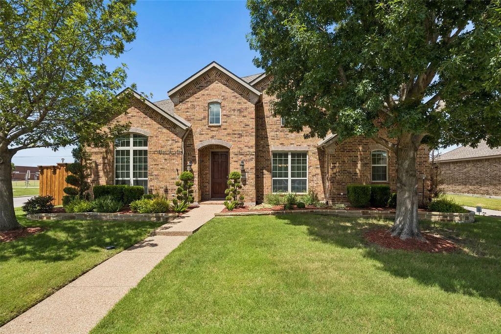 7001 Handen Drive, Rowlett