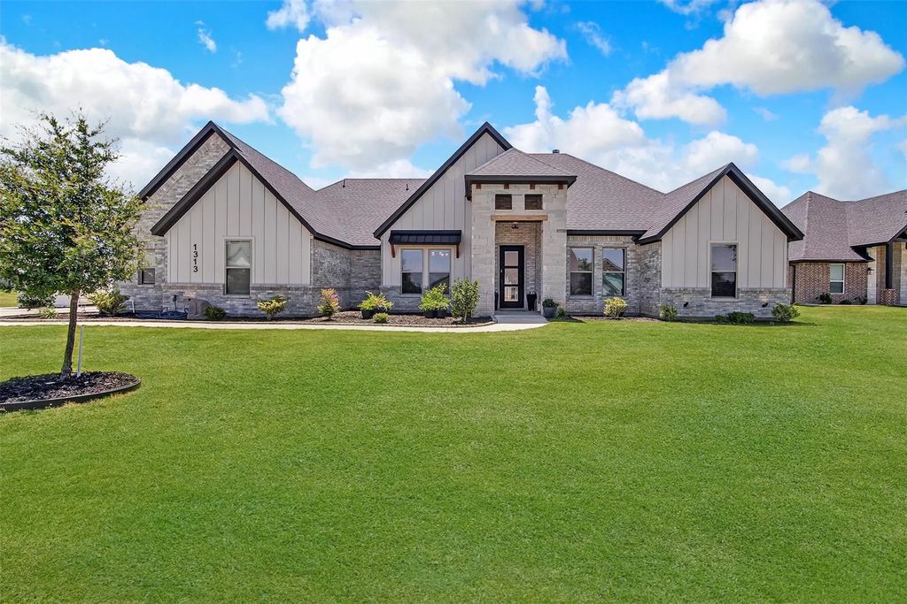 1313 Green Ridge Road, Weatherford