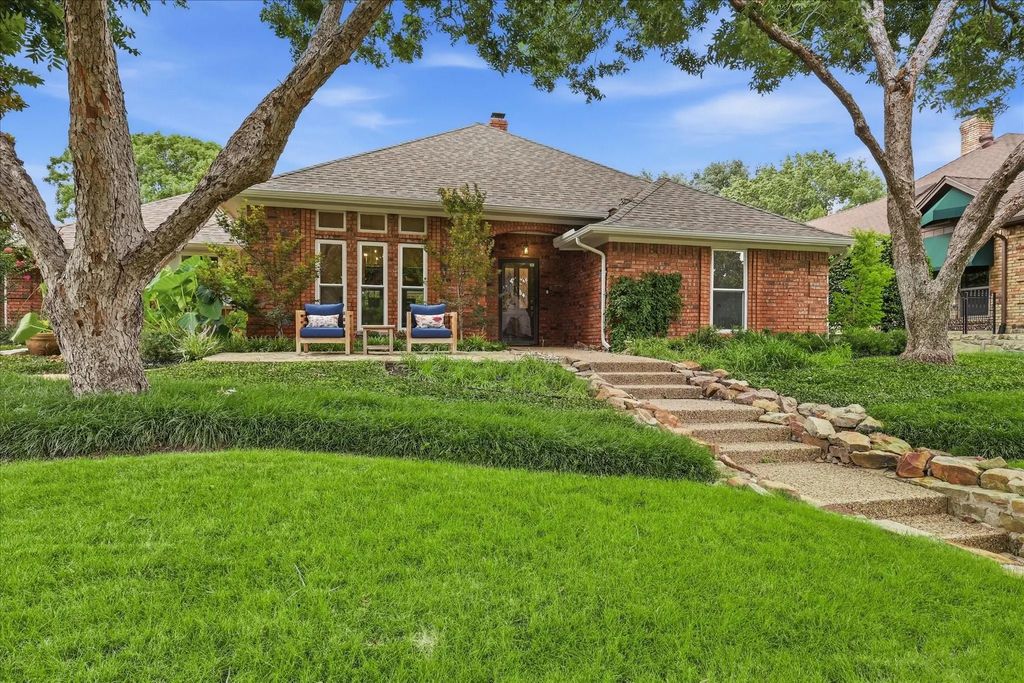 732 Meadowlark Lane, Coppell