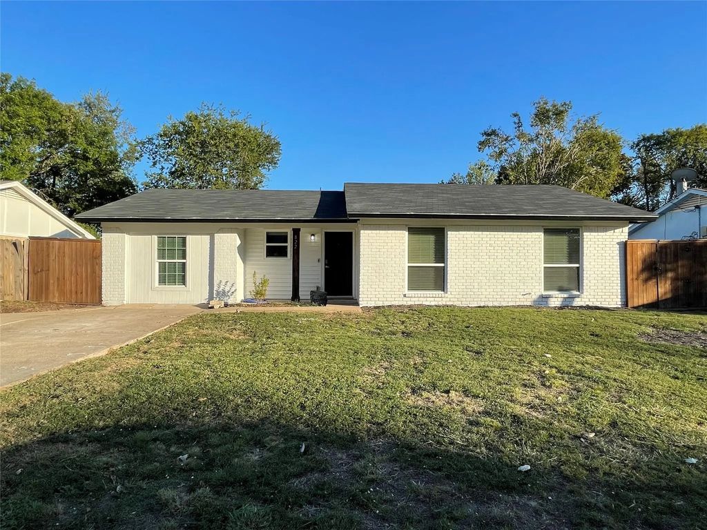 822 Johnnie Row, Seagoville