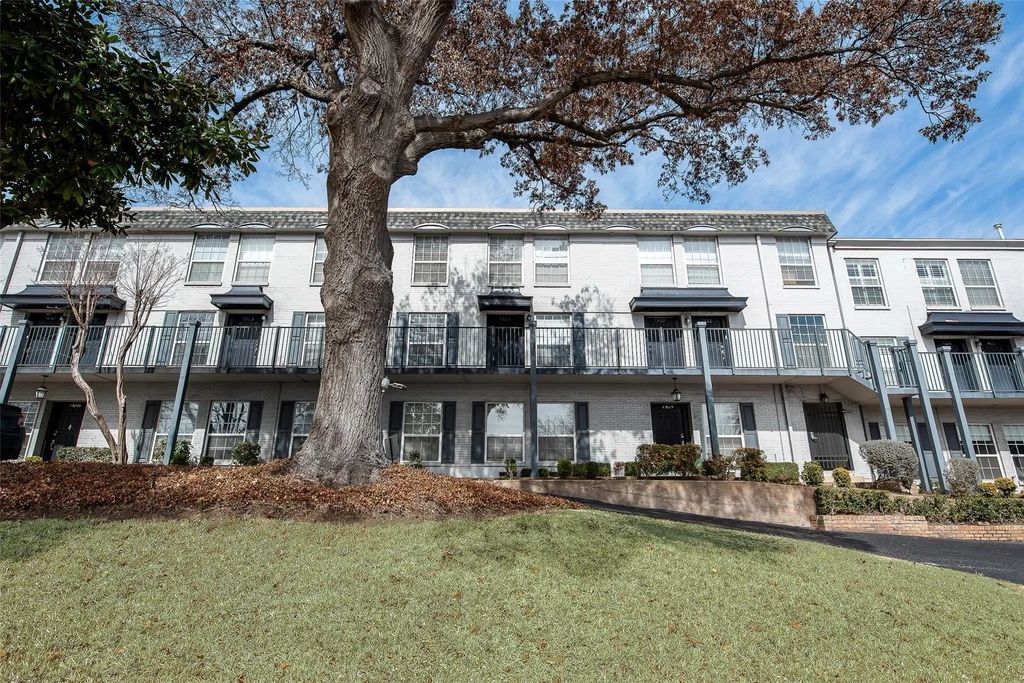 7815 Royal Lane 7815, Dallas