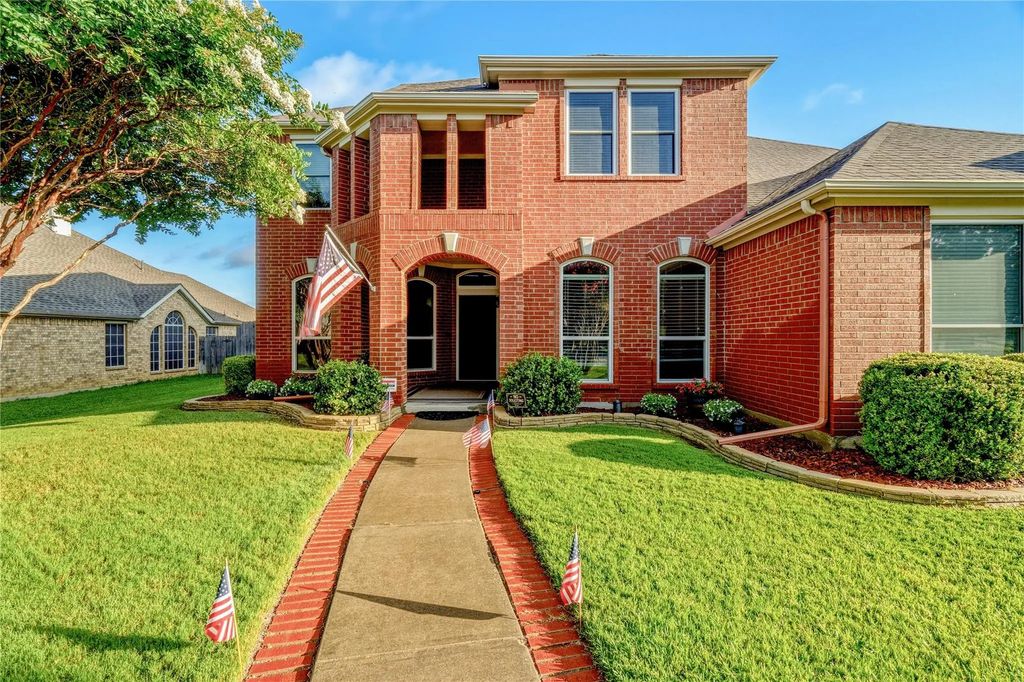 1007 Dover Heights Trail, Mansfield
