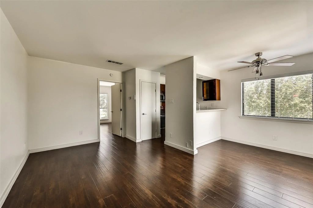 8180 Lemmon Avenue 103, Dallas