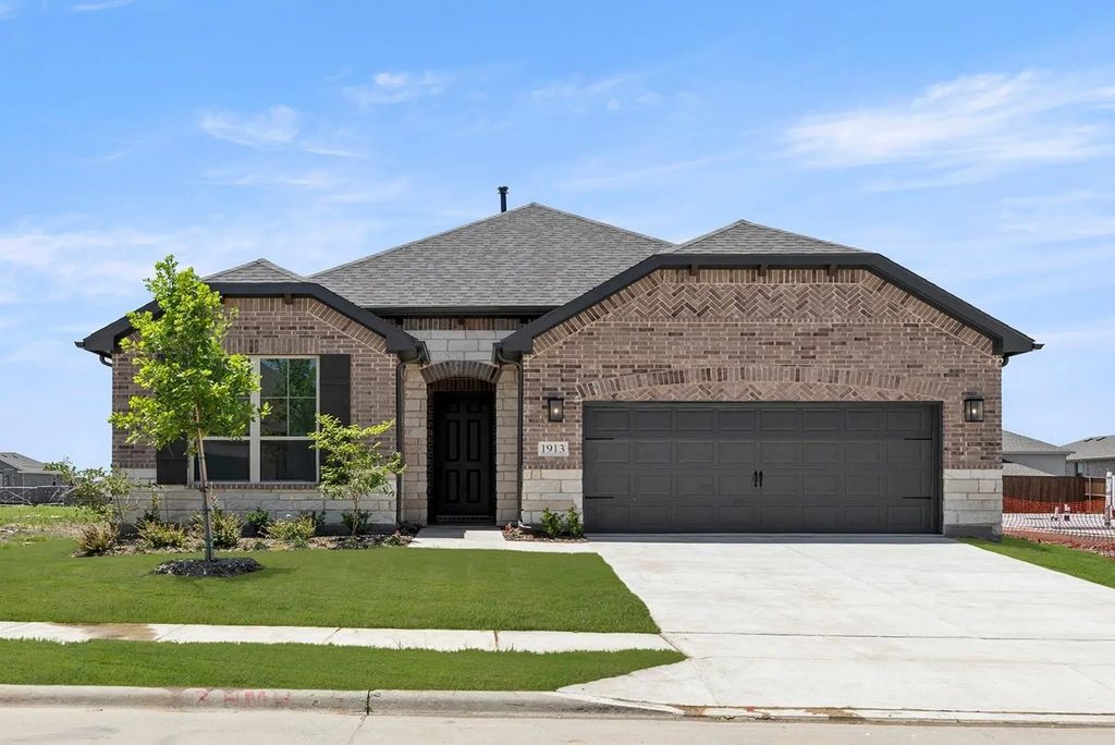 1202 Willet Sound Lane, Forney