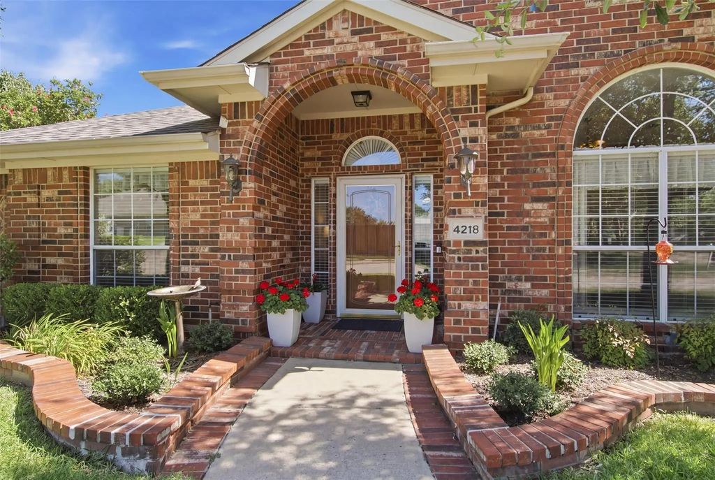 4218 Glistening Springs, Rowlett