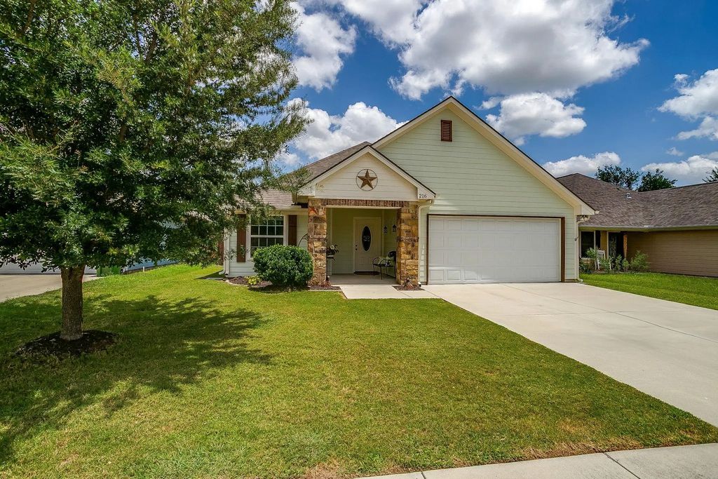 216 Lovers Path Drive, Springtown