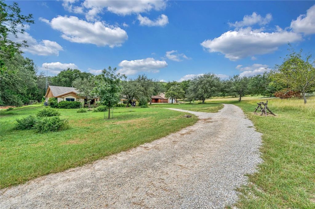 321 County Road 4275, Clifton