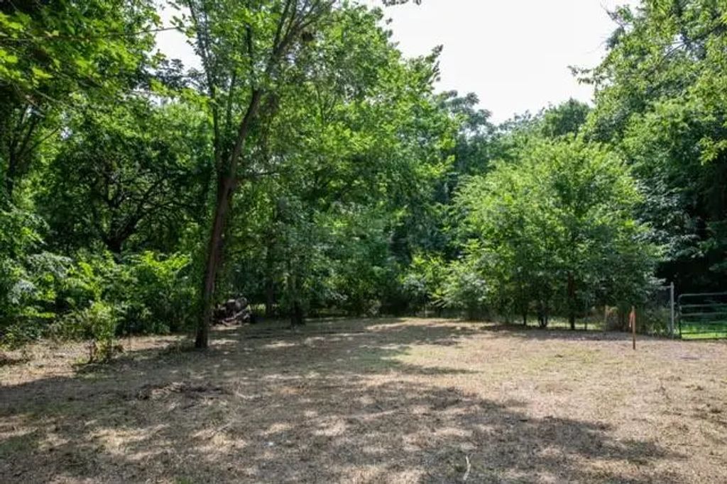 702 Fenet Street, McKinney