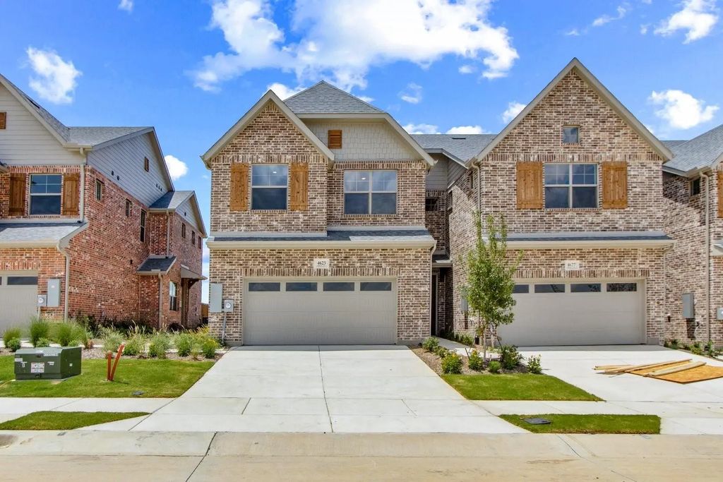 4623 Hawks Trail, Oak Point