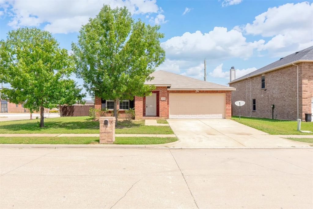 806 White Fields Way, Arlington